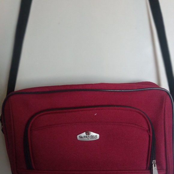 The Cambridge Travel Satchel Crossbody Bag Vinyl Just Like New Red 16" x 11"x5" - Picture 4 of 4